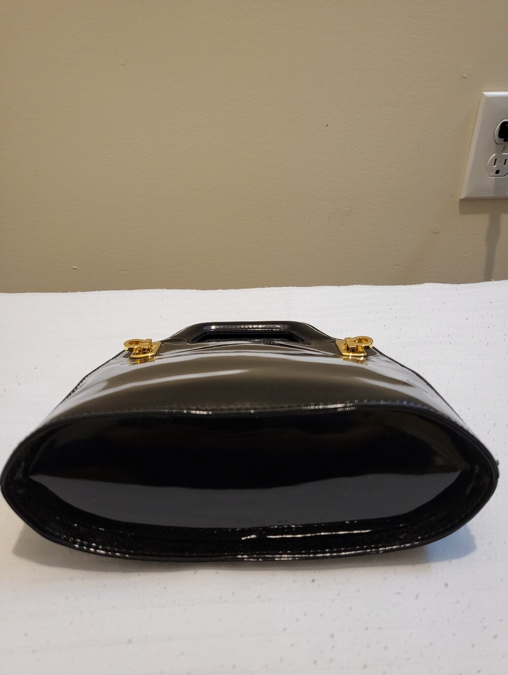 Salvatore Ferragamo Mini Wanda Black Patent Leather Top-Handle Bag with Strap - Picture 4 of 16